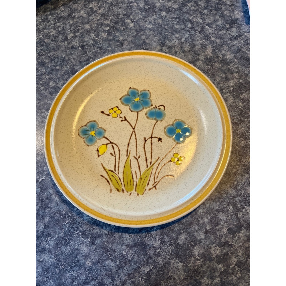 Hearthside Garden Festival Highland Flowers Stoneware 4 Salad Plates  Japan 7.5"